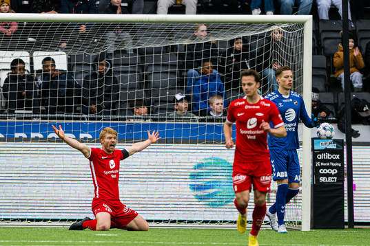 Sivert Heltne Nilsen of Brann reacts
