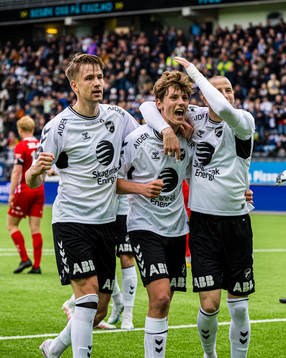 Filip Jørgensen of Odd celebrates