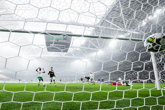 AIKs Alexander Fesshaie Beraki gör 2-0 på Hammarbys