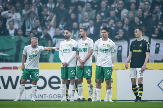 Hammarbys Nahir Besara, Loret Sadiku och Jusef Erabi