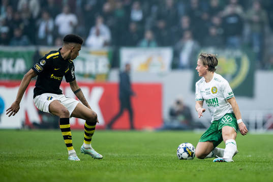AIKs Rui Modesto och Hammarbys August Mikkelsen