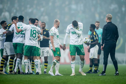 Hammarbys Edvin Kurtulus tar sig för huvudet