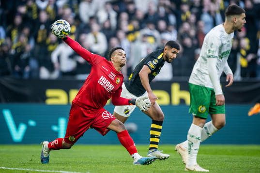 Hammarbys målvakt Oliver Dovin