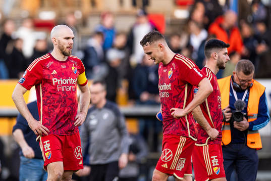 Djurgårdens Marcus Danielson och Piotr Johansson deppar
