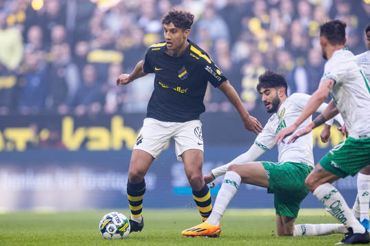 AIKs Robin Tihi och Hammarbys Shaquille Pinas
