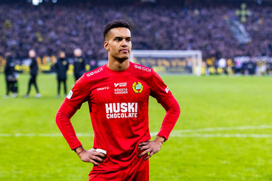 Hammarbys målvakt Oliver Dovin deppar
