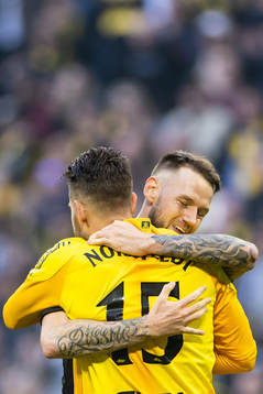 s Alexander Milosevic och målvakt Kristoffer Nordfeldt