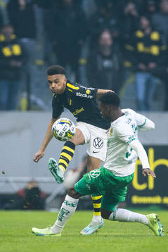 s Rui Modesto och Hammarbys Shaquille Pinas