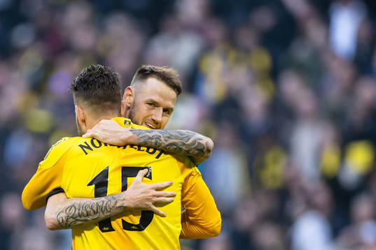 s Alexander Milosevic och målvakt Kristoffer Nordfeldt