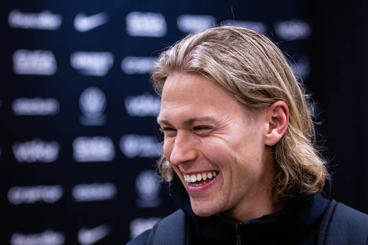 s Viktor Fischer