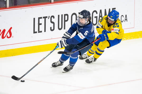 Jenni Hiirikoski of Finland and Annie Silén of Sweden
