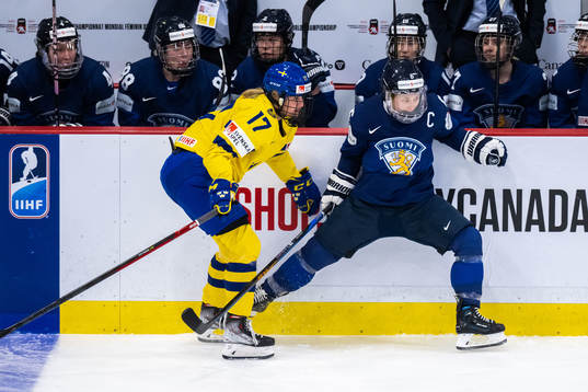 Sofie Lundin of Sweden and Jenni Hiirikoski of Finland