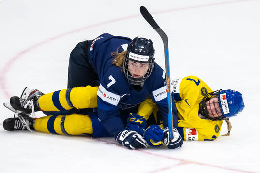 Sanni Rantala of Finland and Mira Jungåker of Sweden