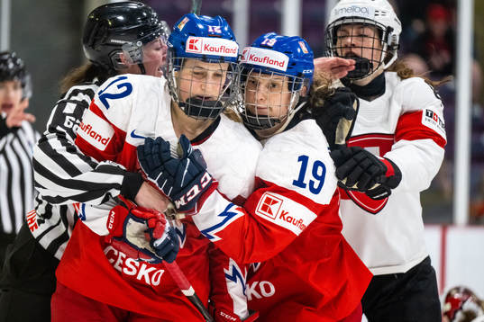 Klara Hymlarova and Natalie Mlynkova of Czech Republic