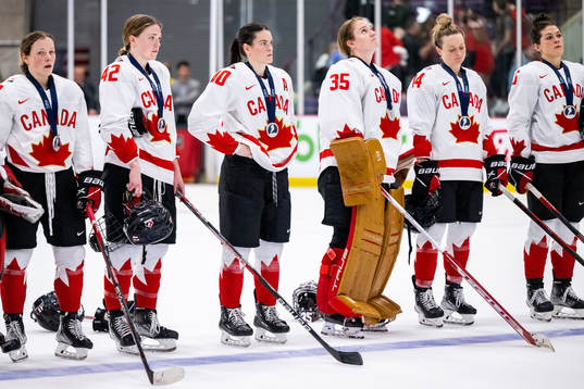 Players of Canada looks dejected