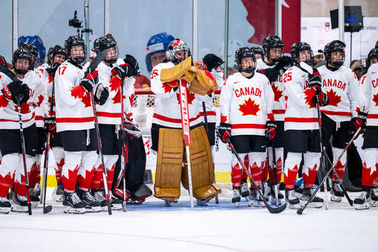 Players of Canada looks dejected