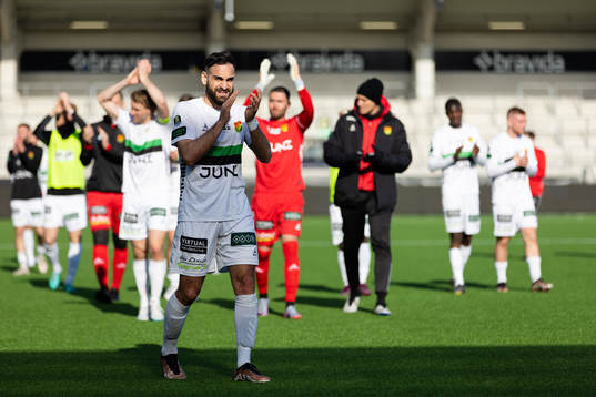 GAIS Mervan Celik tackar publiken