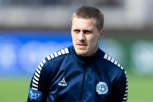 Utsiktens Erik Westermark på line up innan fotbollsmatchen