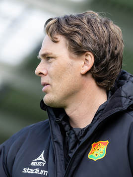 GAIS tränare Fredrik Holmberg innan fotbollsmatchen i