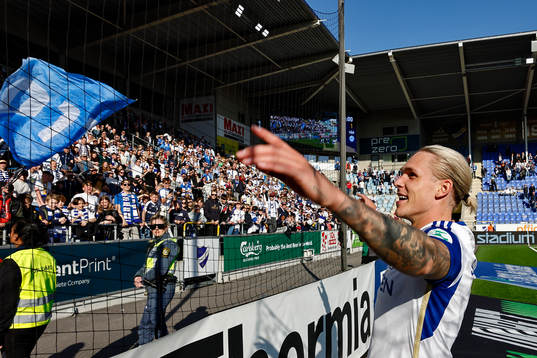 IFK Norrköpings Arnor Sigurdsson jublar
