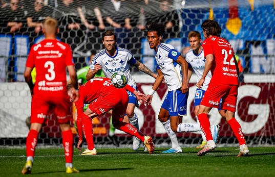 IFK Norrköpings Arnor Traustason och Jesper Ceesay