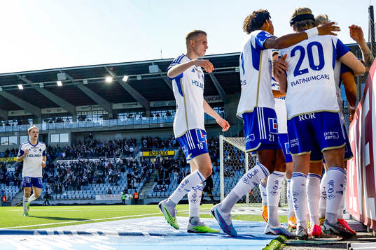 IFK Norrköpings spelare jublar