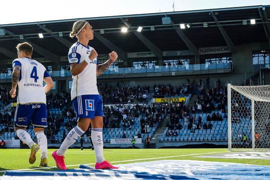 IFK Norrköpings Arnor Sigurdsson jublar