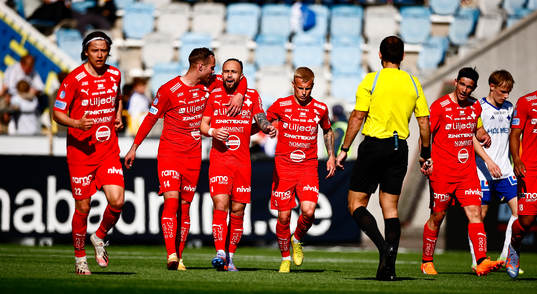 Värnamos spelare jublar