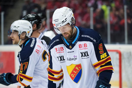 Djurgårdens Cameron Ernst Schilling deppar