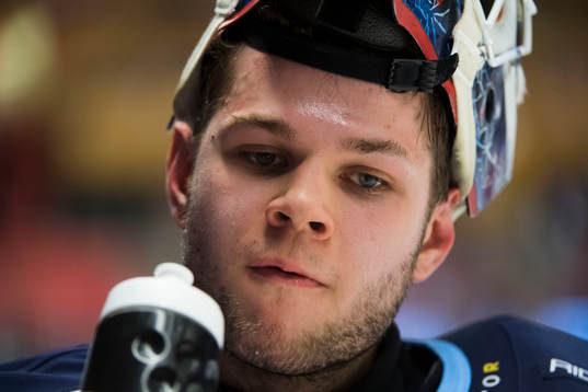 Djurgårdens målvakt Teodor Munther deppar