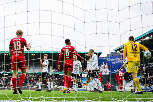 Filip Jørgensen of Odd celebrates