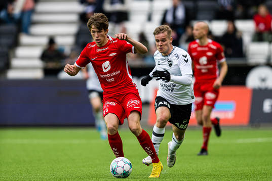 Niklas Jensen Wassberg of Brann and Mikael Norø