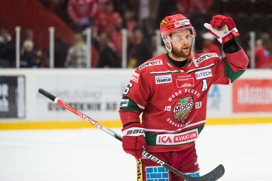 Modos Sebastian Ohlsson jublar