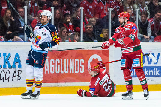 Djurgårdens Daniel Brodin och Modos Mikkel Aagaard samt