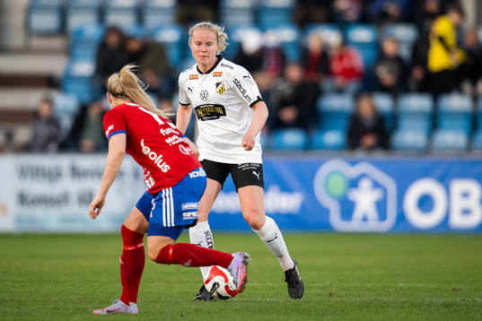 Häckens Julie Blakstad