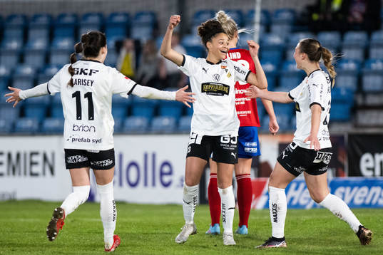 Häckens Felicia Schröder jublar