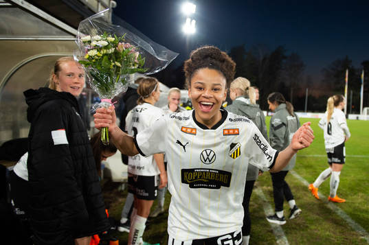 Häckens Felicia Schröder jublar