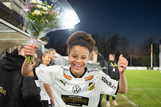Häckens Felicia Schröder jublar