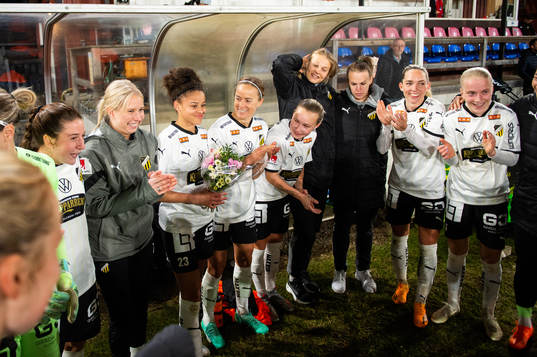 Häckens Felicia Schröder jublar