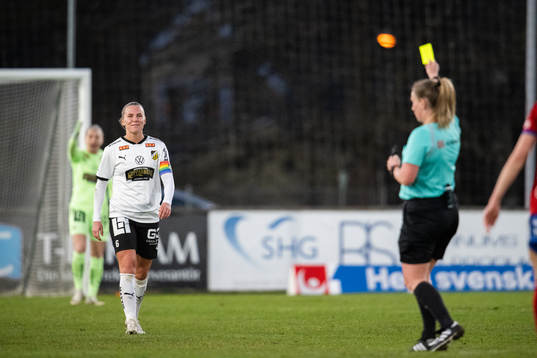 Häckens Josefine Rydbrink får varning