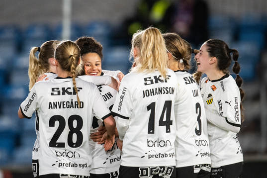 Häckens Felicia Schröder jublar