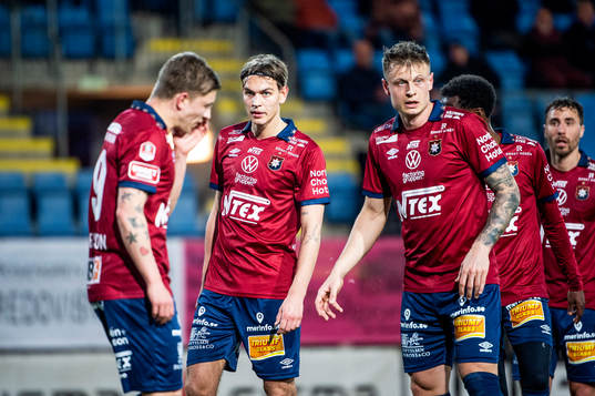 Örgrytes Noah Christoffersson deppar med lagkamraterna