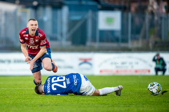 Örgrytes William Svensson mot Trelleborgs Haris Brkic