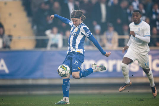 IFK Göteborgs Gustaf Norlin och Malmö FFs Derek Cornelius