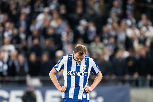 IFK Göteborgs Adam Carlén deppar