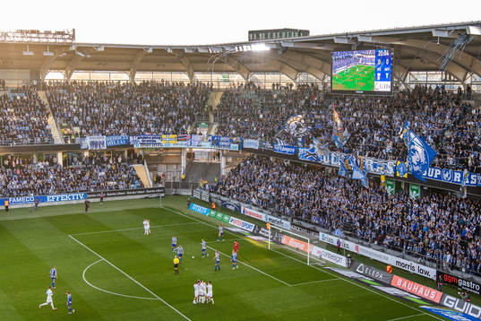 Malmö FFs Isaac Kiese Thelin jublar med lagkamrater
