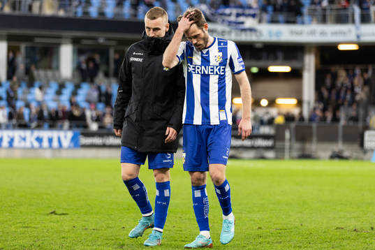 IFK Göteborgs Sebastian Ohlsson och Emil Salomonsson deppar