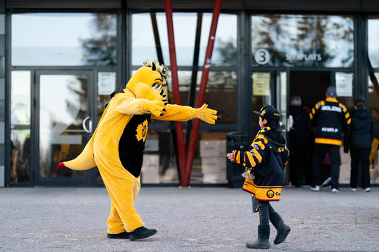 Skellefteå AIK’s maskot Buddy