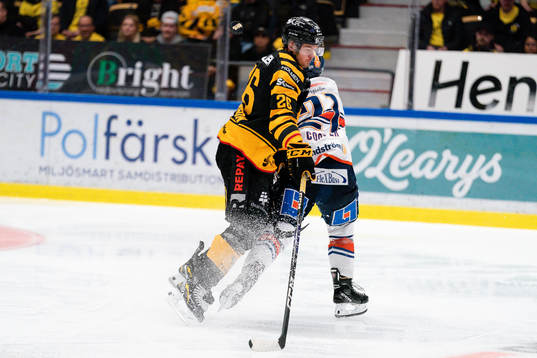 Skellefteås Simon Robertsson och Växjös Brian Cooper