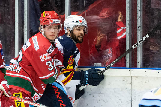 Modos Theodor Niederbach och Djurgårdens Stefan Elliott